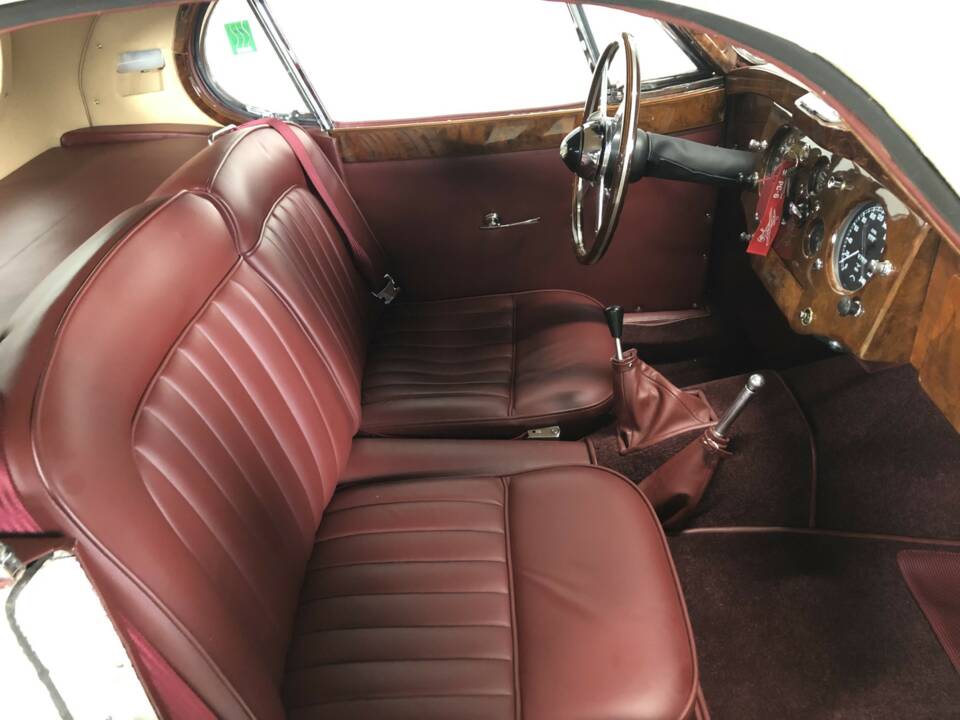 Imagen 18/24 de Jaguar XK 120 FHC (1952)