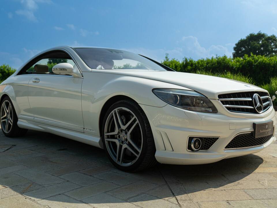 Imagen 15/50 de Mercedes-Benz CL 63 AMG (2009)