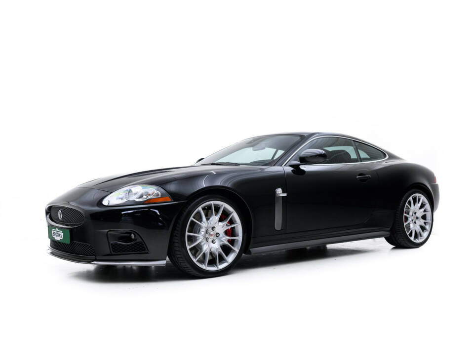 Image 2/37 of Jaguar XKR (2008)