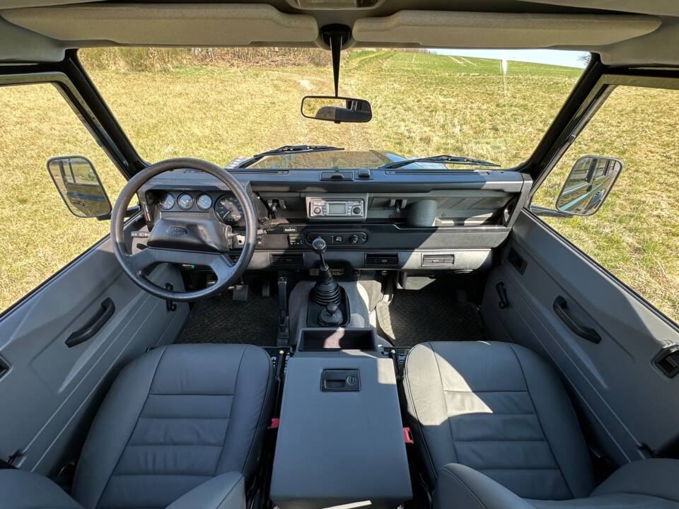 Image 44/47 de Land Rover Defender 110 Td5 (2000)