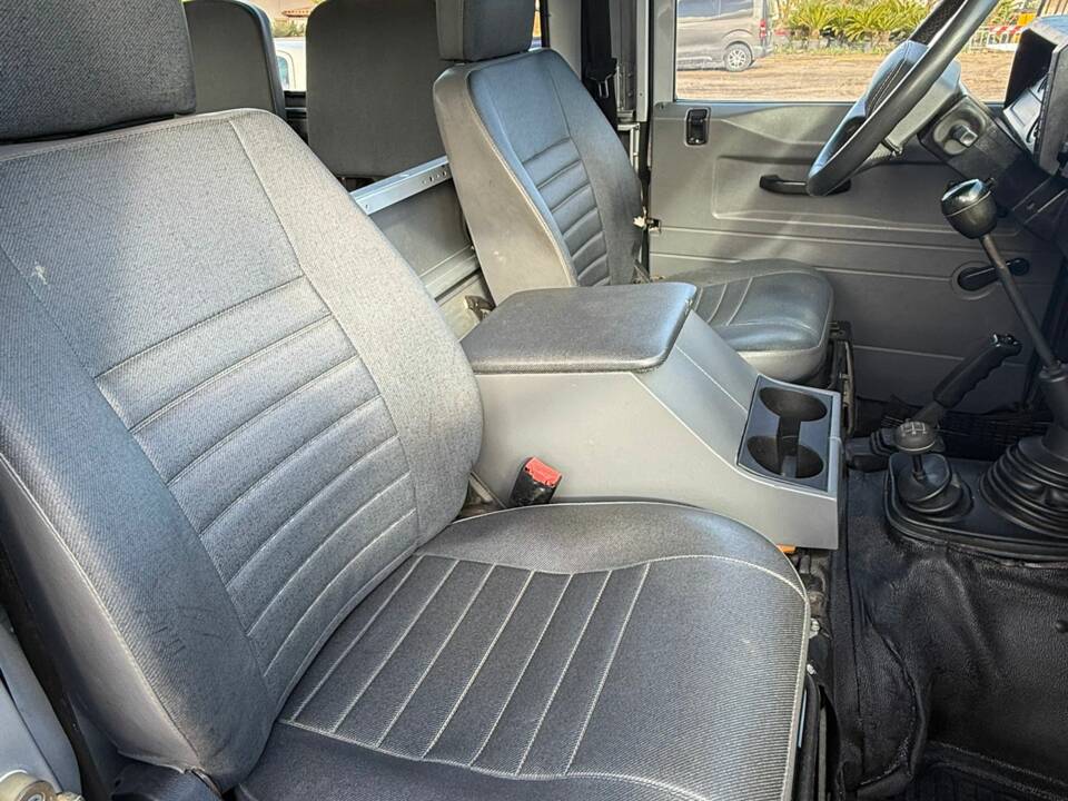 Immagine 2/7 di Land Rover Defender 90 Td5 (1999)