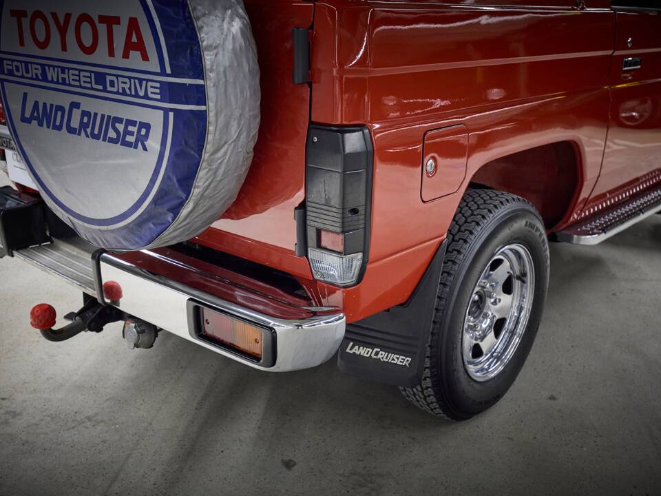Afbeelding 67/100 van Toyota Land Cruiser LJ77 (1991)