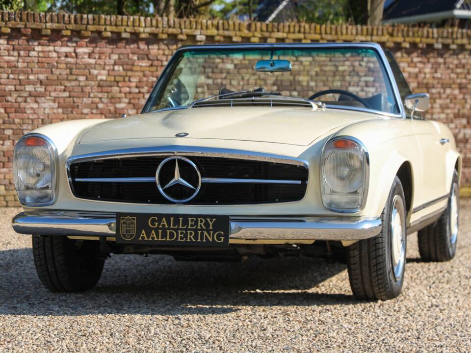 Image 21/50 of Mercedes-Benz 250 SL (1967)