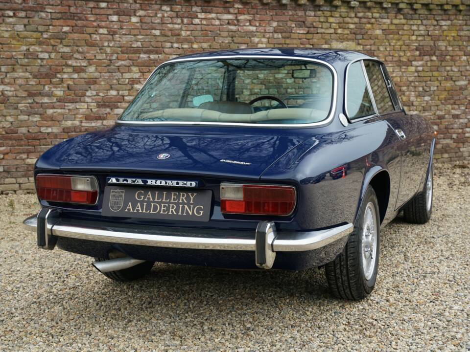 Bild 45/50 von Alfa Romeo 2000 GTV (1974)