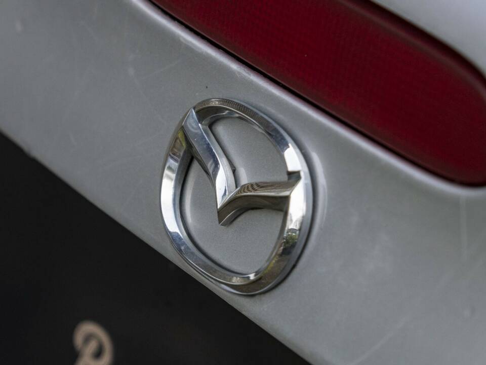 Imagen 8/22 de Mazda MX-5 1.6 (2001)