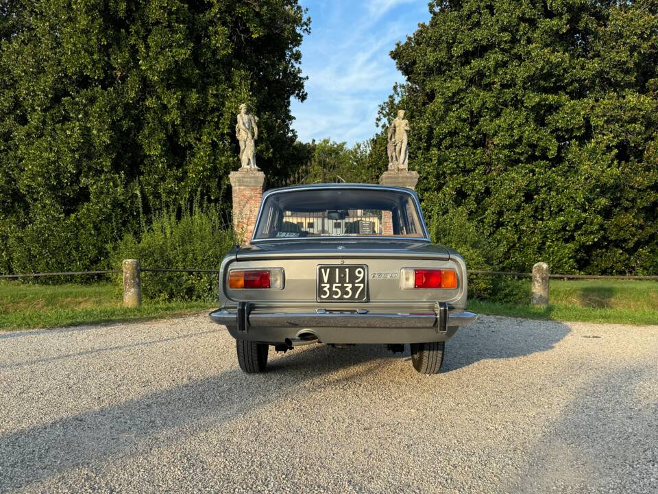 Image 9/25 of Alfa Romeo 1750 Berlina (1970)