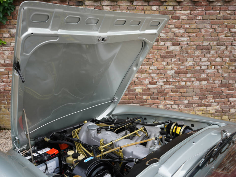 Image 15/50 of Mercedes-Benz 280 SL (1969)