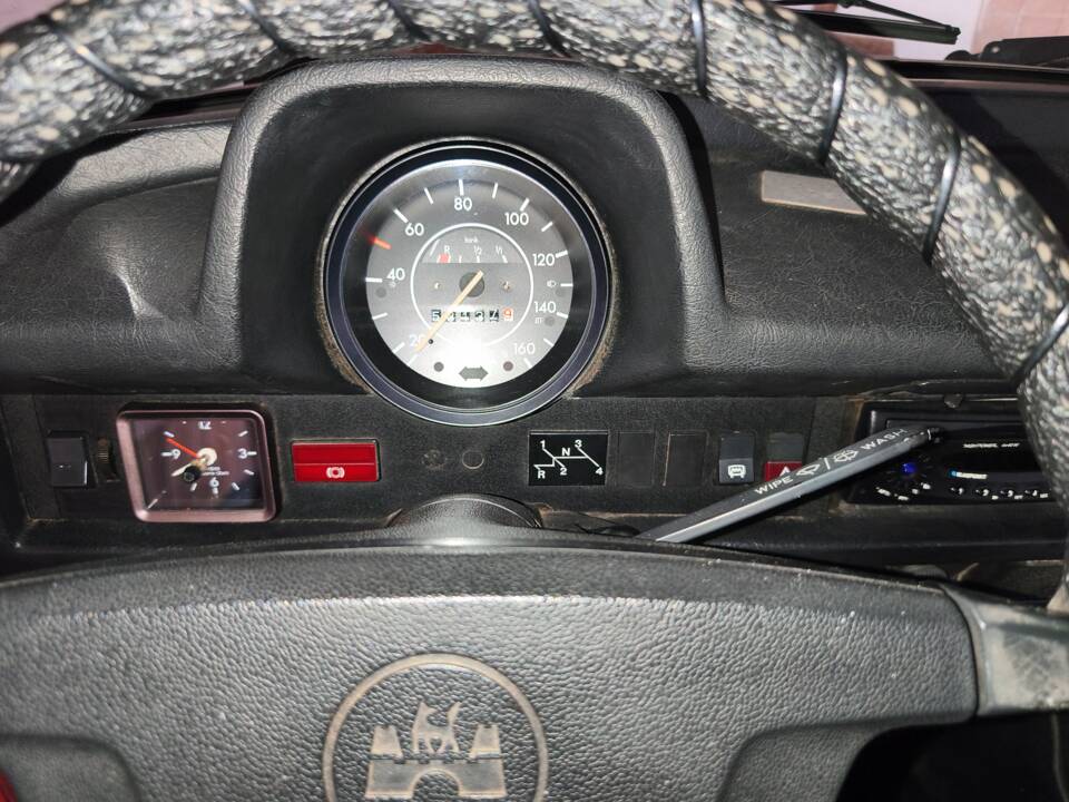 Image 16/18 of Volkswagen Beetle 1303 LS (1976)