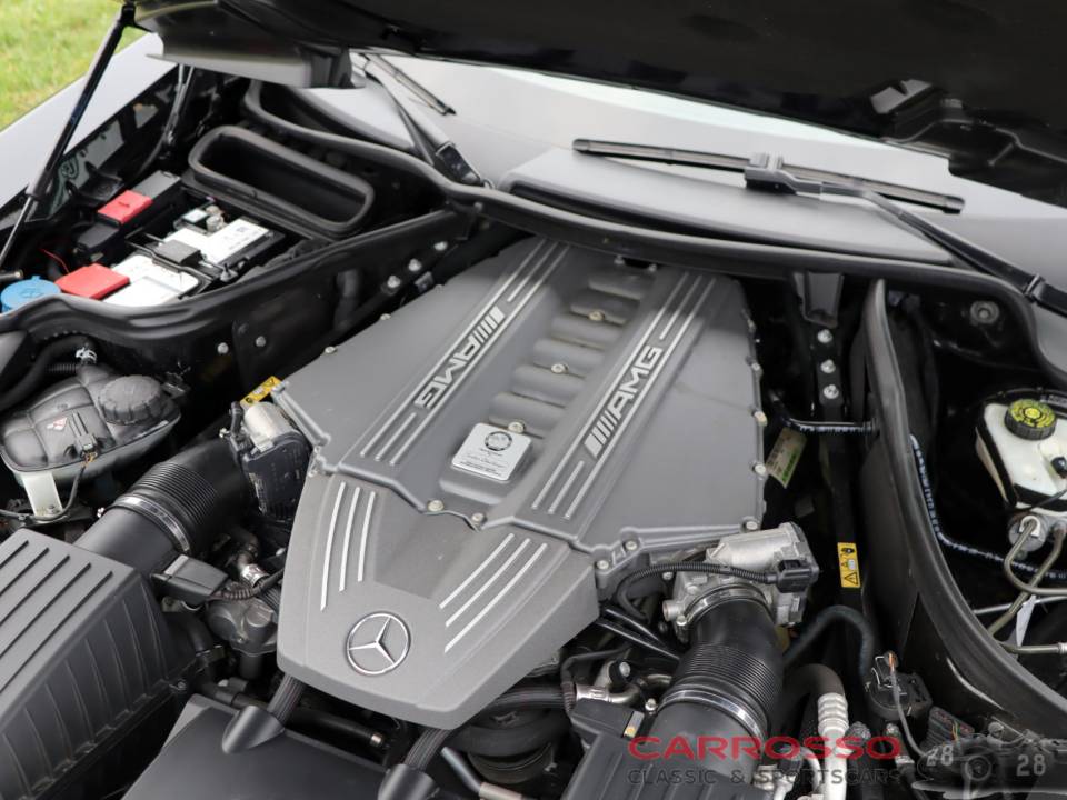 Imagen 42/50 de Mercedes-Benz SLS AMG (2011)