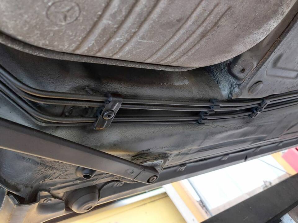 Afbeelding 37/43 van Mercedes-Benz 320 CE (1993)