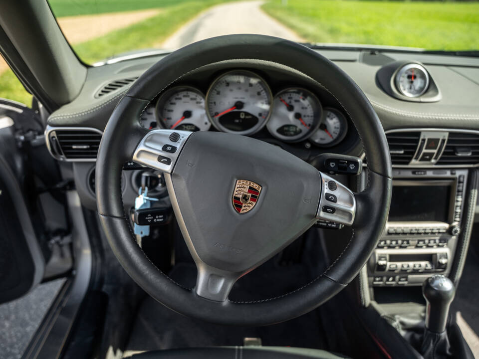 Image 80/82 of Porsche 911 Carrera 4S (WLS) (2006)