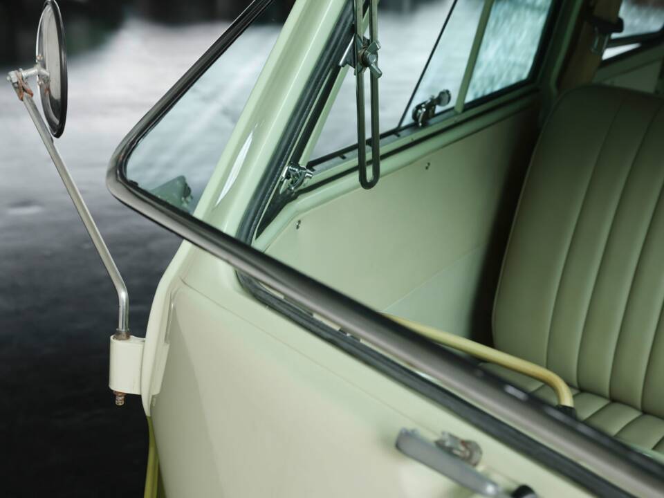 Image 40/47 of Volkswagen T1 minibus (1961)