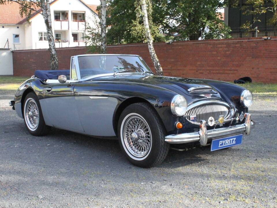 Image 2/22 of Austin-Healey 3000 Mk II (BJ7) (1963)