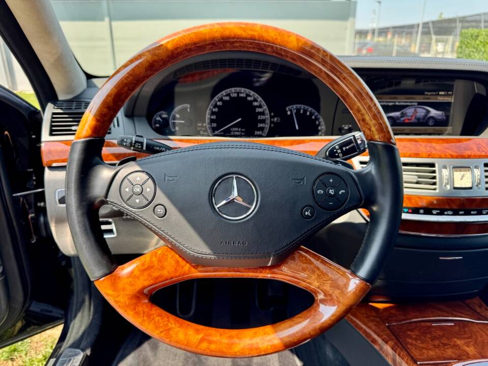 Bild 33/79 von Mercedes-Benz S 500 BlueEFFICIENCY (2011)