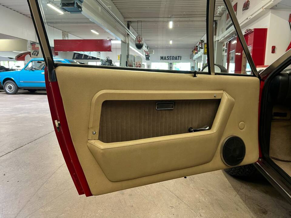 Image 5/17 of Ferrari Dino 308 GT4 (1977)