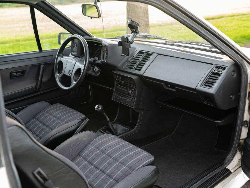 Bild 25/35 von Volkswagen Scirocco II 1.8 (1989)