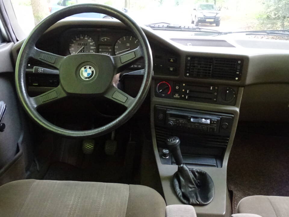 Image 10/41 of BMW 528i (1986)