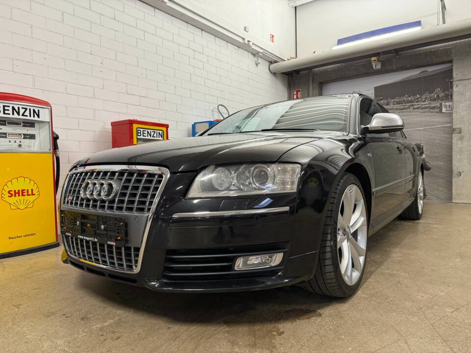 Bild 2/18 von Audi S8 V10 (2008)