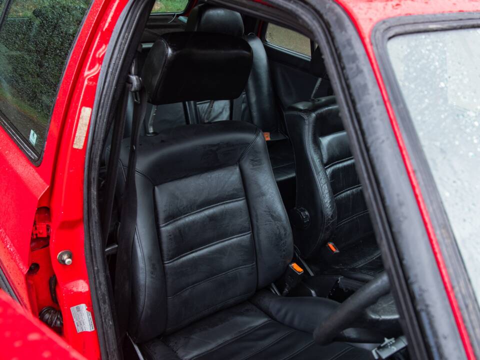 Image 41/50 de Volkswagen Golf III GTI 2.0 (1992)