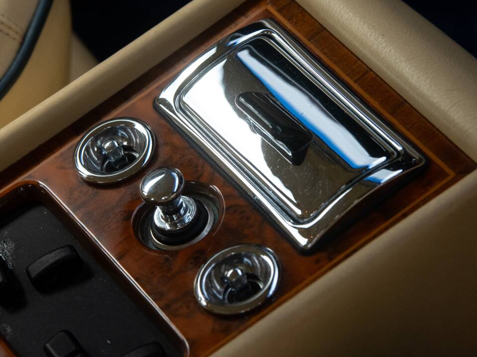 Imagen 10/22 de Rolls-Royce Silver Spirit II (1990)