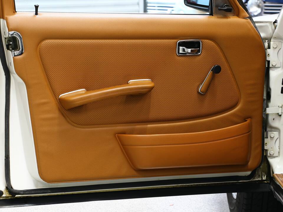 Bild 9/25 von Mercedes-Benz 280 E (1977)