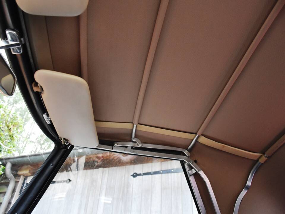 Image 36/45 of Mercedes-Benz 230 SL (1964)