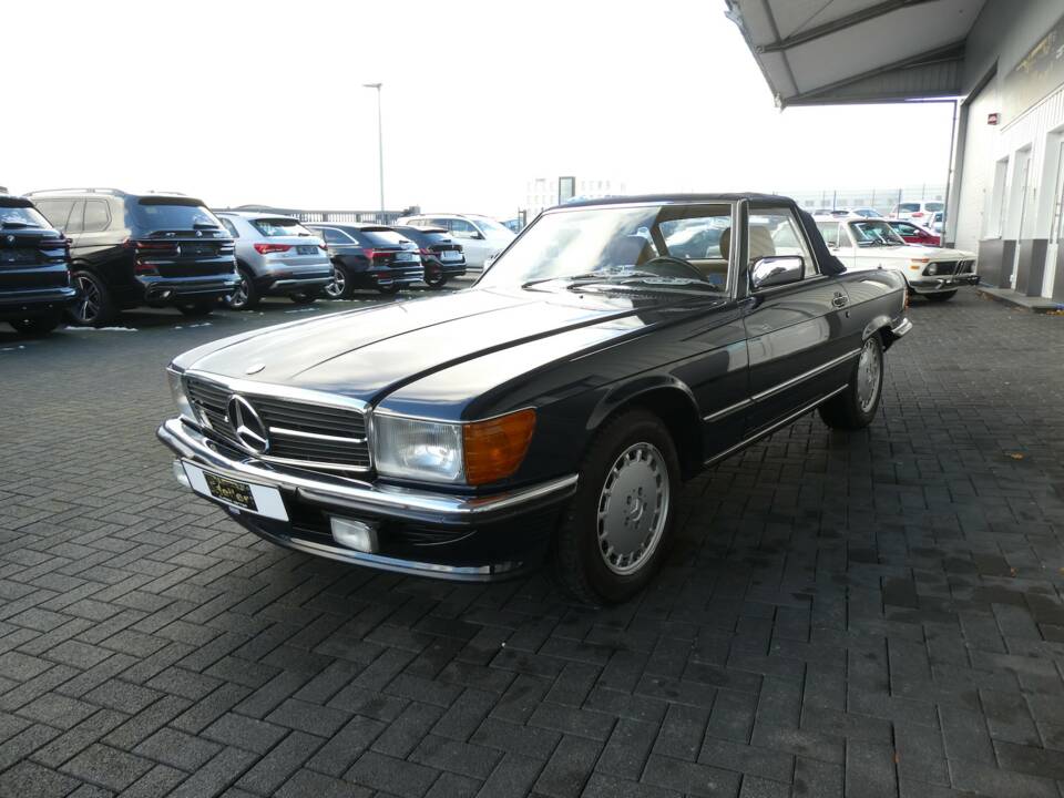 Imagen 3/27 de Mercedes-Benz 300 SL (1986)