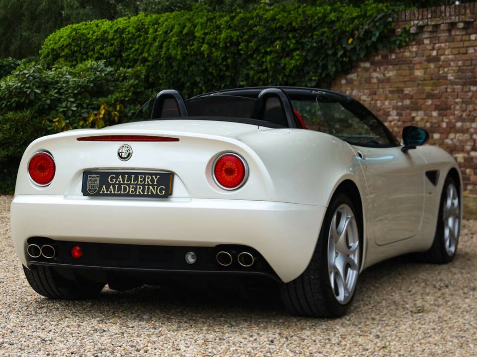 Immagine 46/50 di Alfa Romeo 8C Spider (2009)