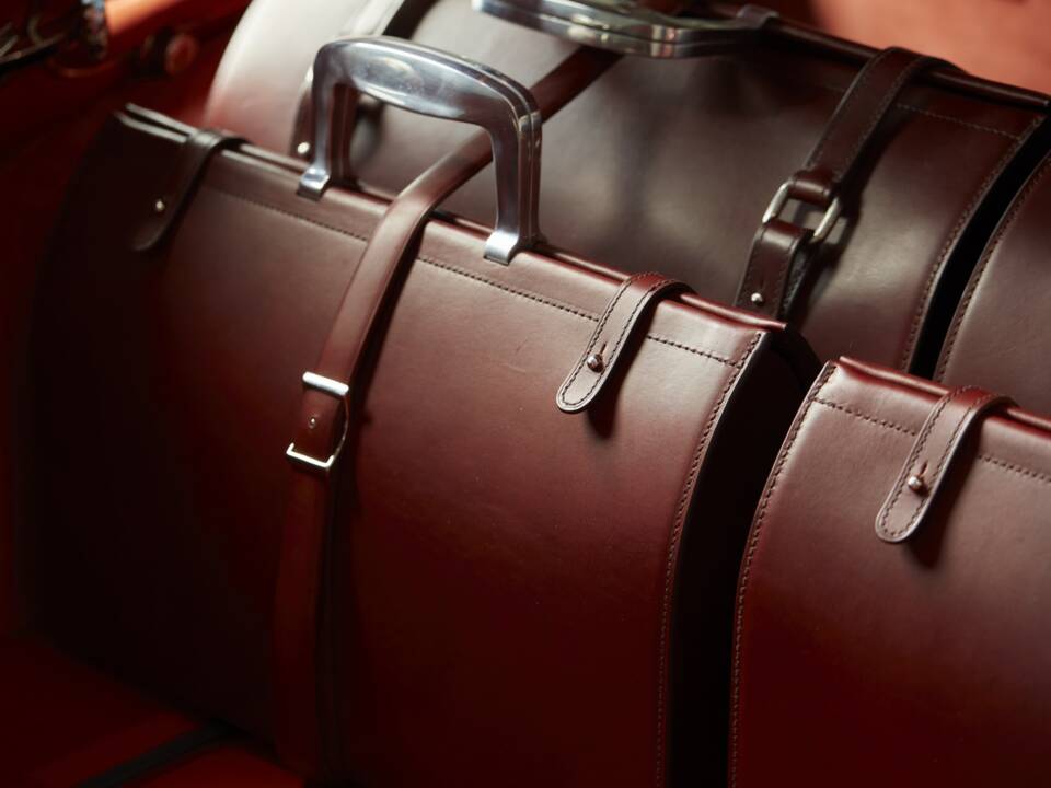 Bild 28/50 von Jaguar E-Type 3.8 Helm (1963)