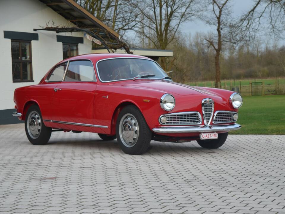 Image 1/19 of Alfa Romeo Giulia 1600 Sprint (1962)