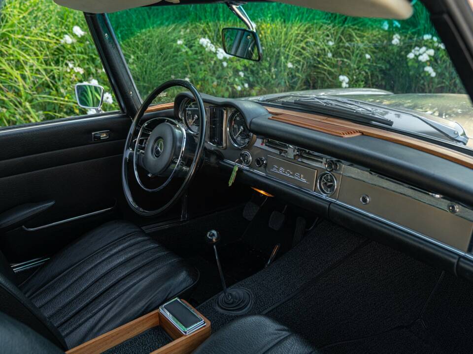 Image 48/50 de Mercedes-Benz 280 SL (1969)
