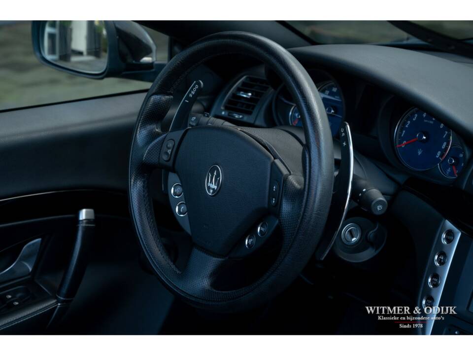 Imagen 14/42 de Maserati GranCabrio 4.7 (2010)