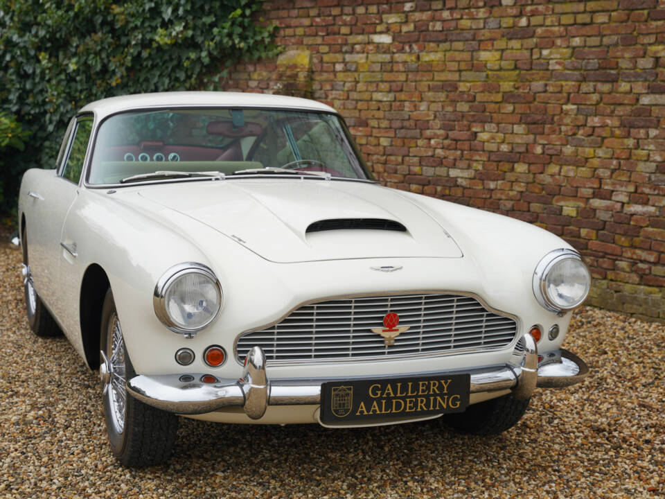 Image 32/50 de Aston Martin DB 4 (1961)