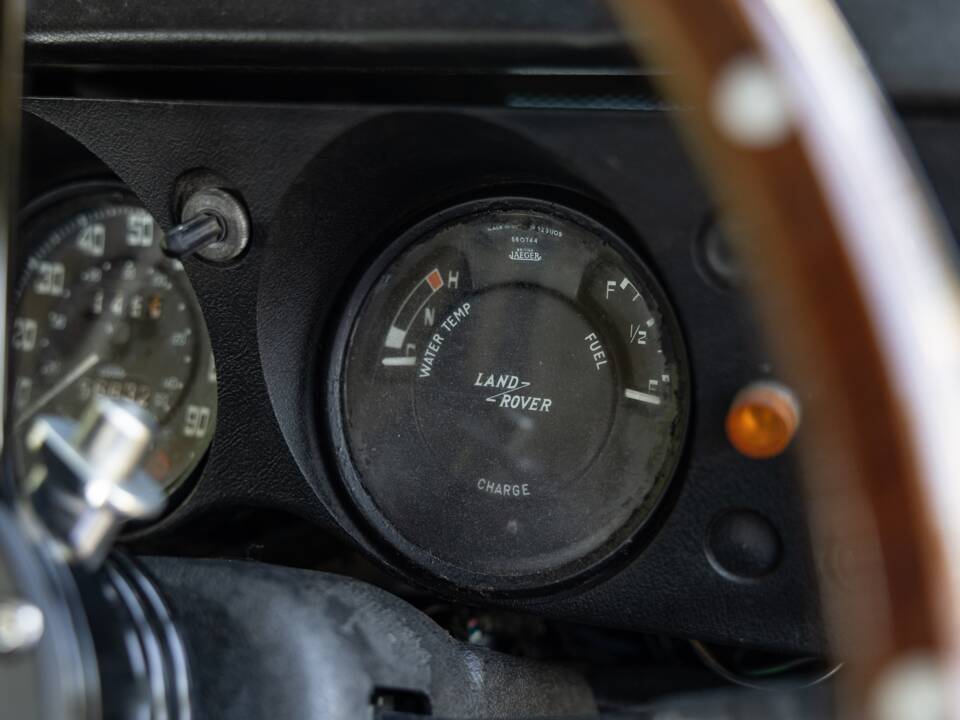 Bild 34/50 von Land Rover 88 (1980)