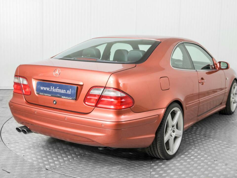 Image 26/50 of Mercedes-Benz CLK 430 (1999)