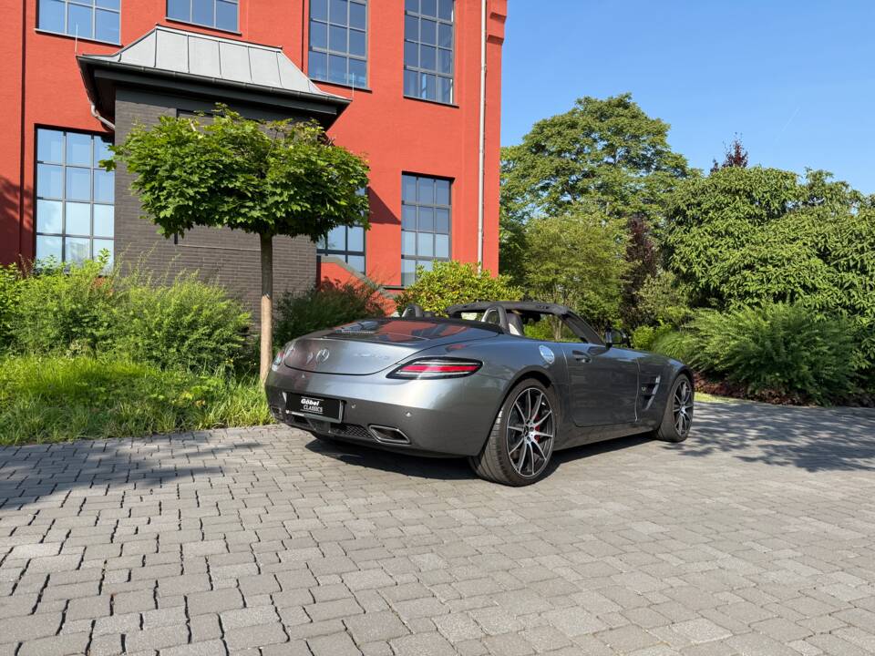Image 4/40 of Mercedes-Benz SLS AMG GT Roadster (2013)