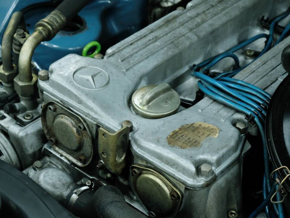Bild 18/50 von Mercedes-Benz 280 SE (1983)