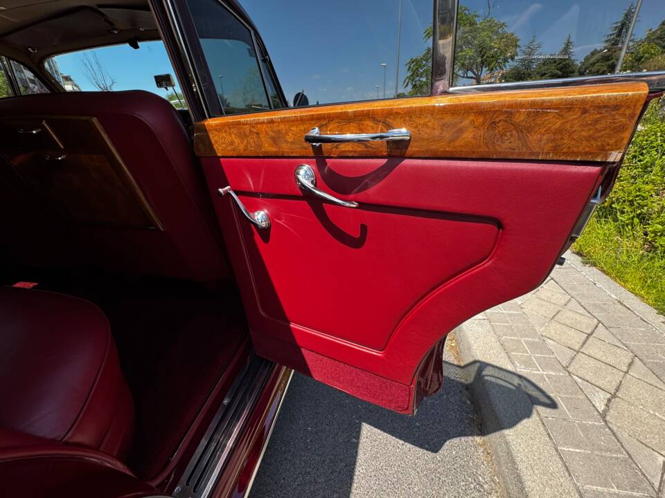 Image 47/81 of Bentley S 1 (1959)