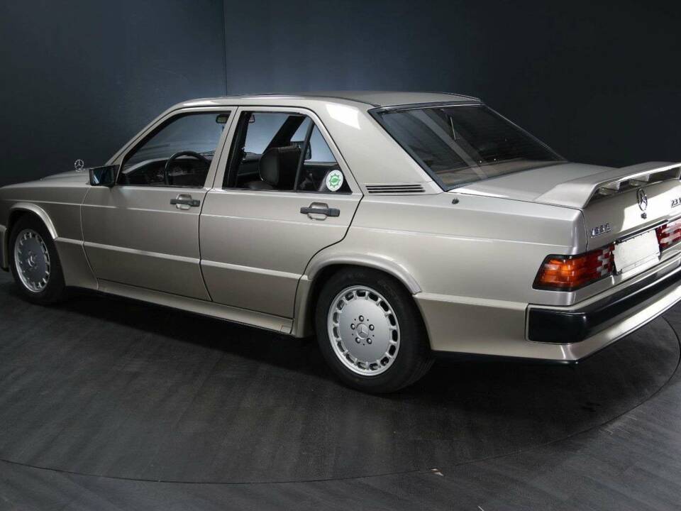 Image 3/30 of Mercedes-Benz 190 E 2.3-16 (1984)
