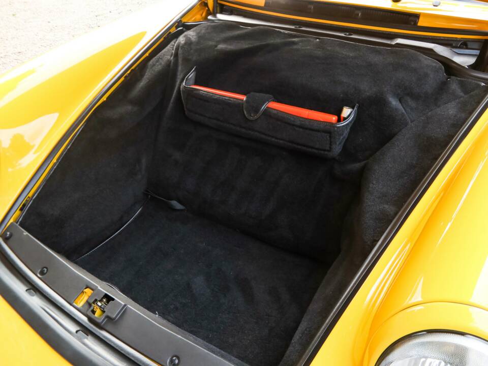 Image 41/50 of Porsche 911 Speedster (1993)