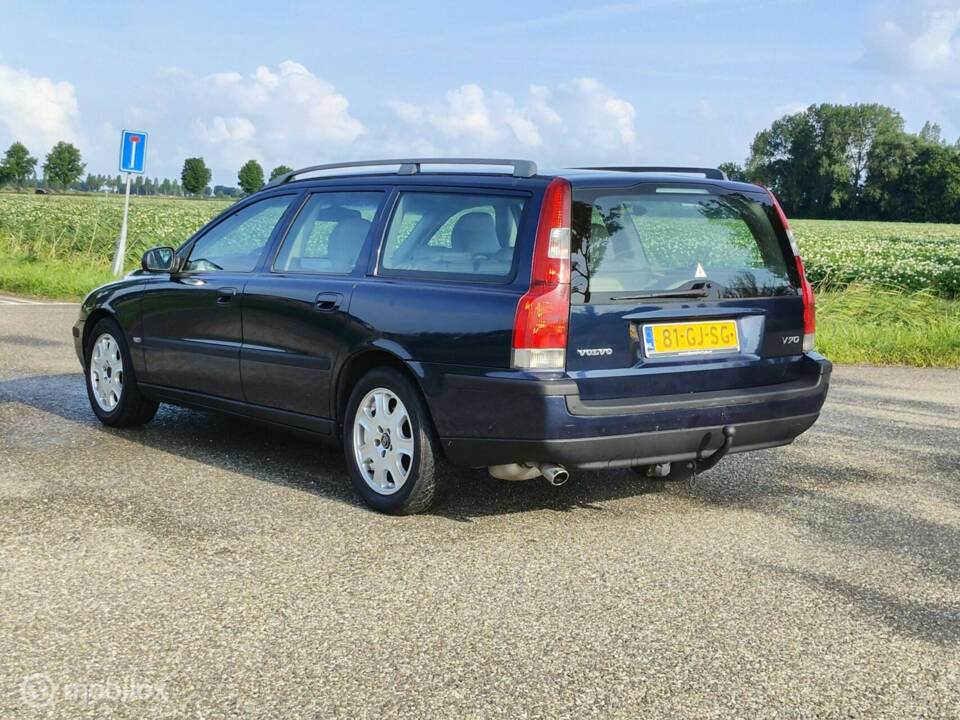 Image 5/28 of Volvo V 70 2.4 (2000)