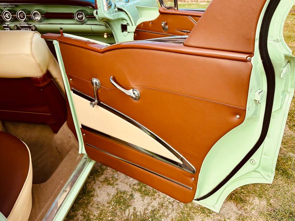 Immagine 16/31 di Pontiac Star Chief (1958)