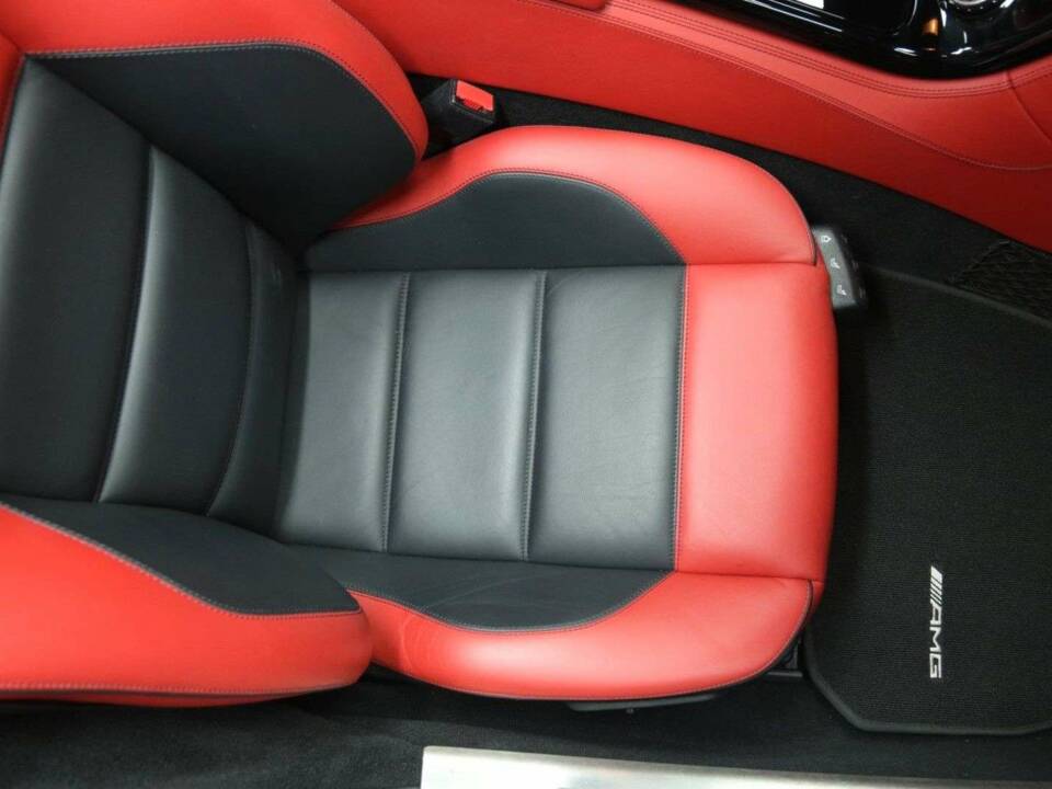 Image 20/30 of Mercedes-Benz SLS AMG Roadster (2012)
