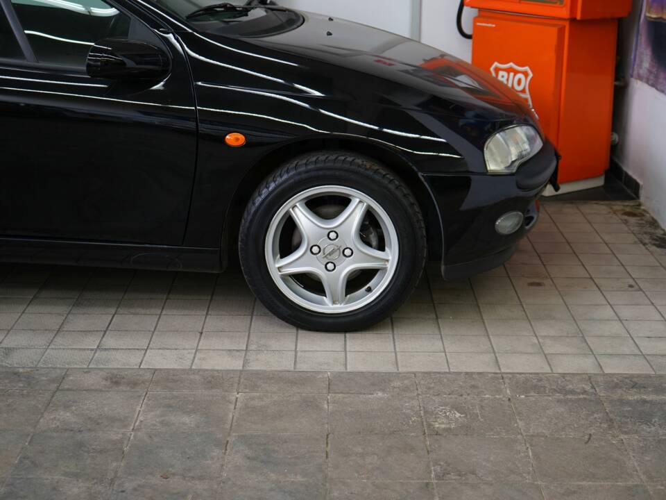 Bild 41/42 von Opel Tigra 1.4 (1997)