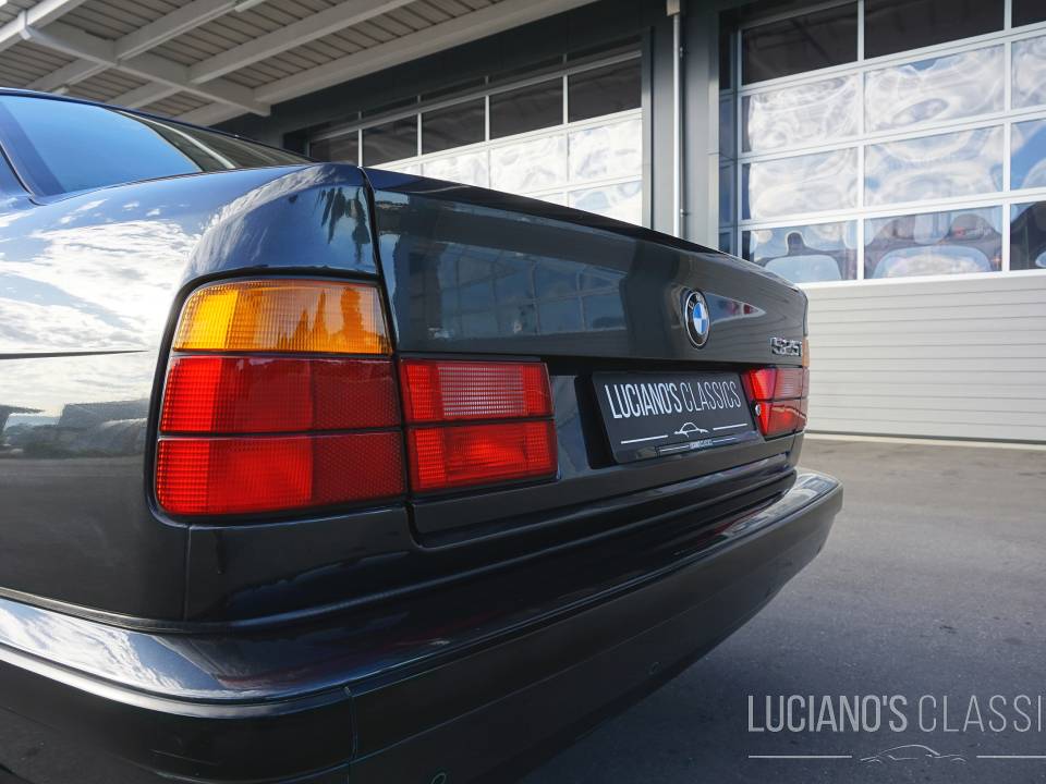Afbeelding 10/41 van BMW 525i (1991)