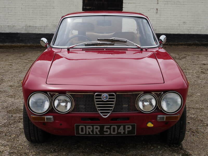 Image 6/49 of Alfa Romeo Giulia 1600 GT Junior (1976)