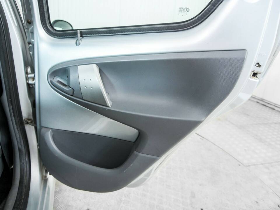 Image 29/48 of Toyota Aygo (2010)