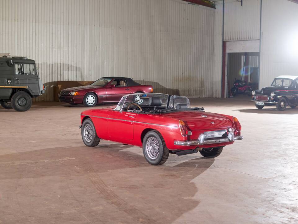 Image 10/27 of MG MGB GT (1972)