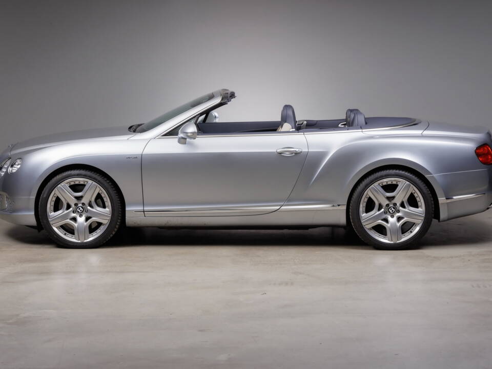 Image 5/41 of Bentley Continental GTC W12 (2014)