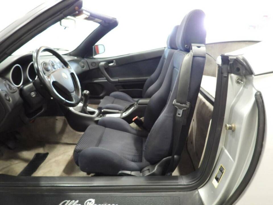 Bild 5/14 von Alfa Romeo Spider 1.8 Twin Spark (2001)